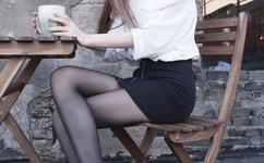 男同桌含着我的奶边摸边做l